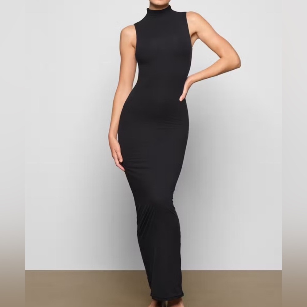 NEW NO TAG- Size L - SKIMS FITS EVERYBODY SLEEVELESS MOCK NECK DRESS